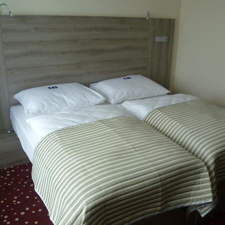 Ea Hotel Kraskov Stary Dvur Extérieur photo