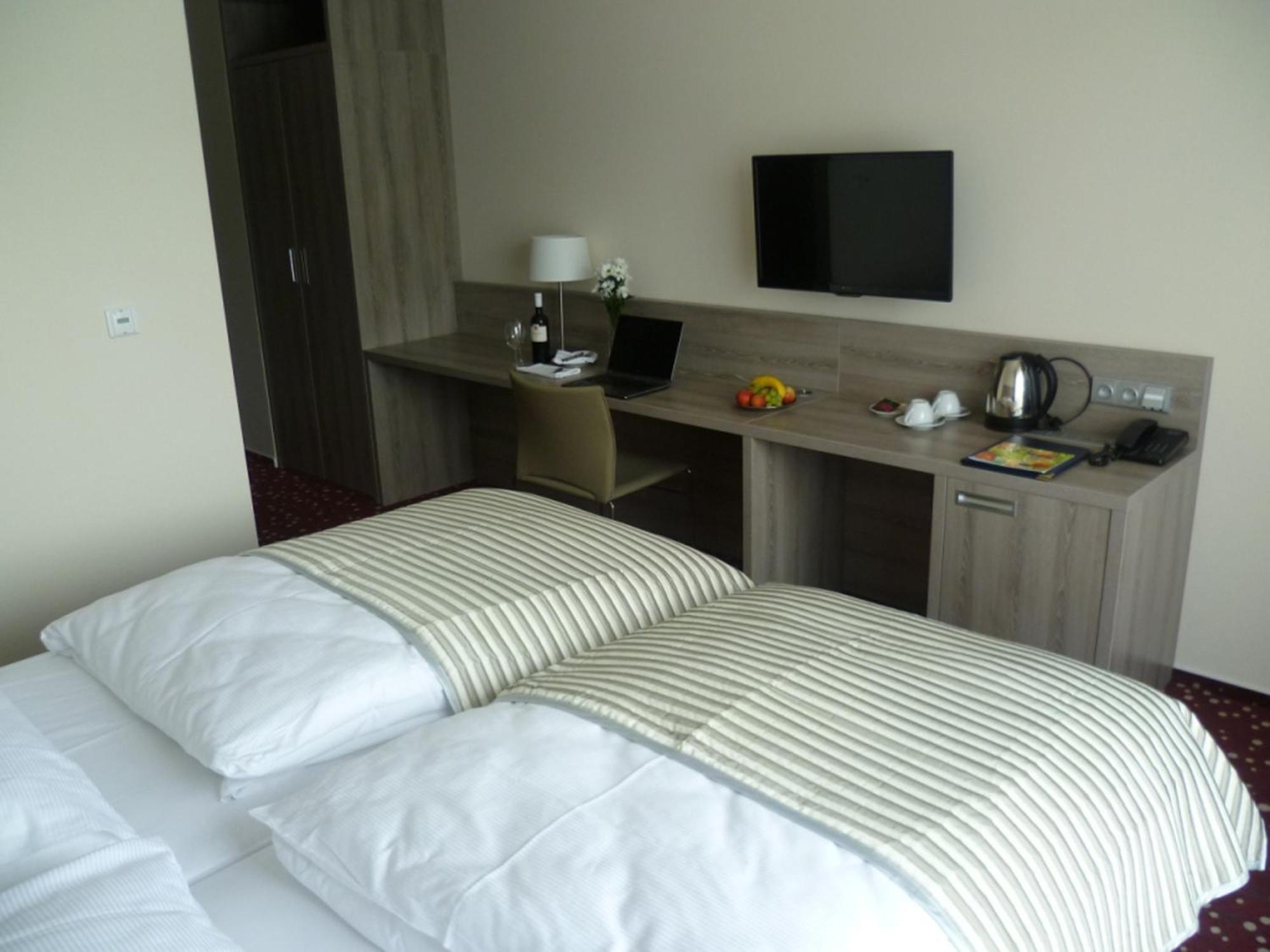 Ea Hotel Kraskov Stary Dvur Extérieur photo