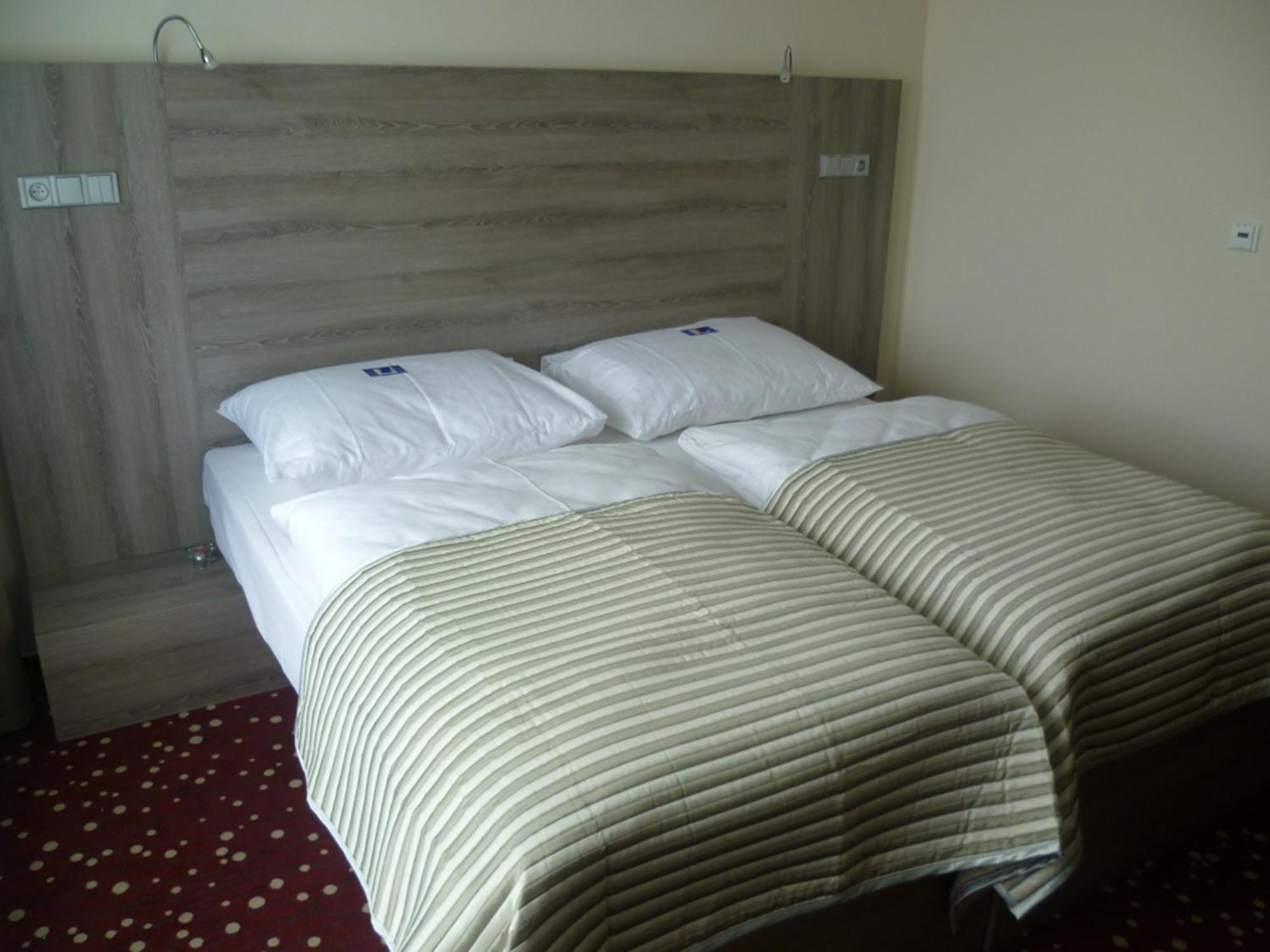 Ea Hotel Kraskov Stary Dvur Extérieur photo